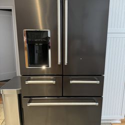 Black Stainless Steel KitchenAid refrigerator 25.8 Cu. Ft. 36"