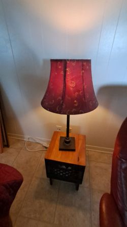 2 burgundy lamps
