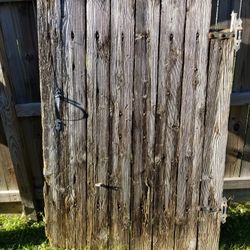 WOODEN FENCE GATE 
