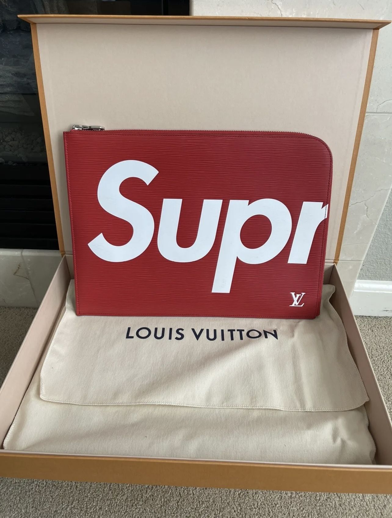 Supreme X Louis Vuitton Juor Epi Rouge 
