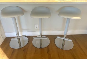 IKEA BARSTOOLS LIKE NEW!!!