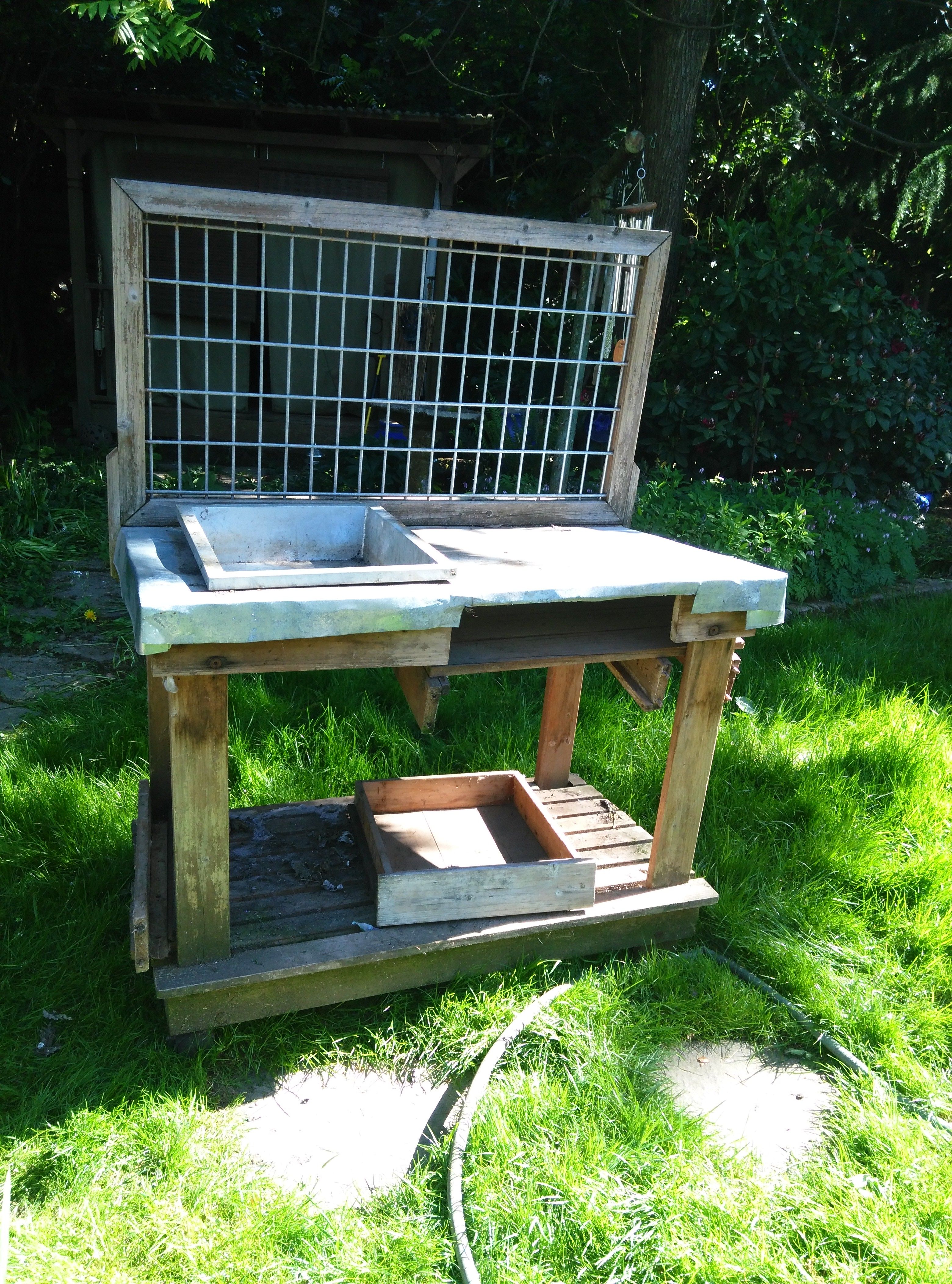 Used potting bench needs good home.