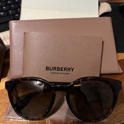 Brandnew Burberry Sunglass