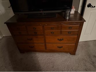Solid wood Dresser