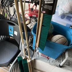 New 24inch Contractor Broom