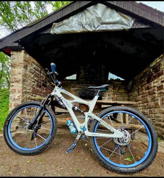 2012 Ibis Mojo Mountain Bike