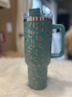 Teal Leopard Tumbler w/lid And Straw