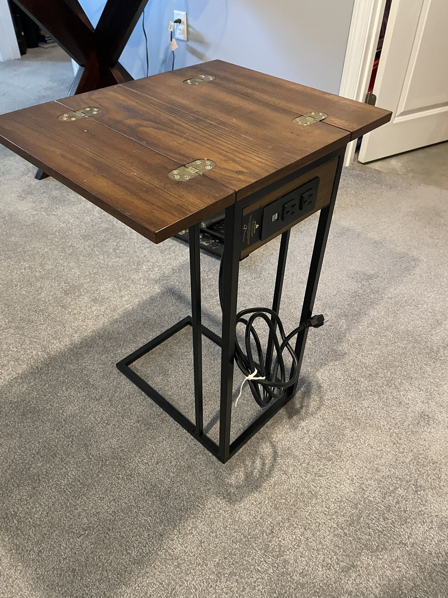 Side Table Unit With Power Outlets