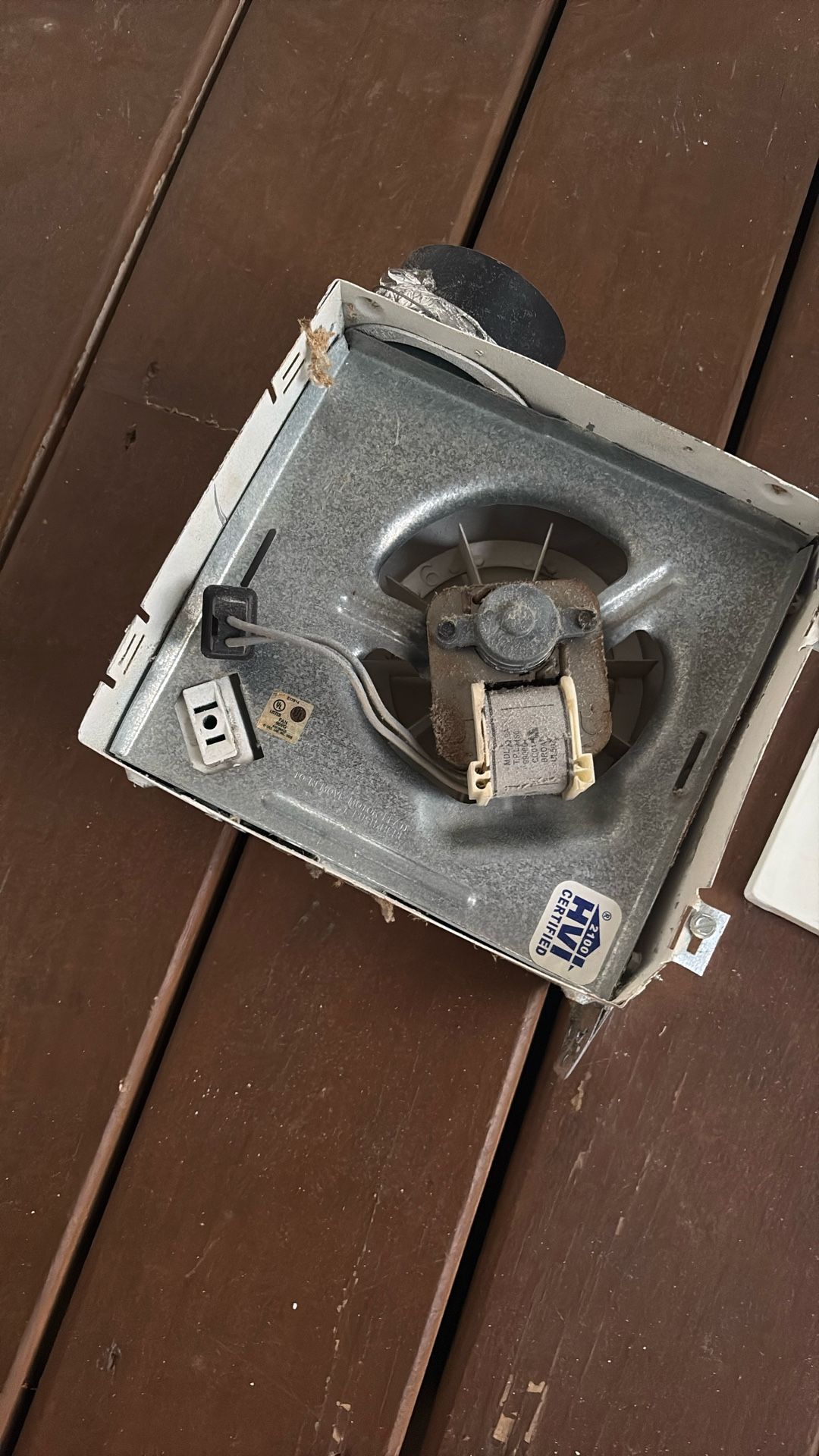 2 Bathroom Fans Free