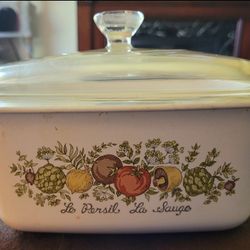 Corning Ware P-4-B Dish With Lid 7x5-1/2x3 spice o life. Has smaller chip om lid. Doesn't effect usage

M86