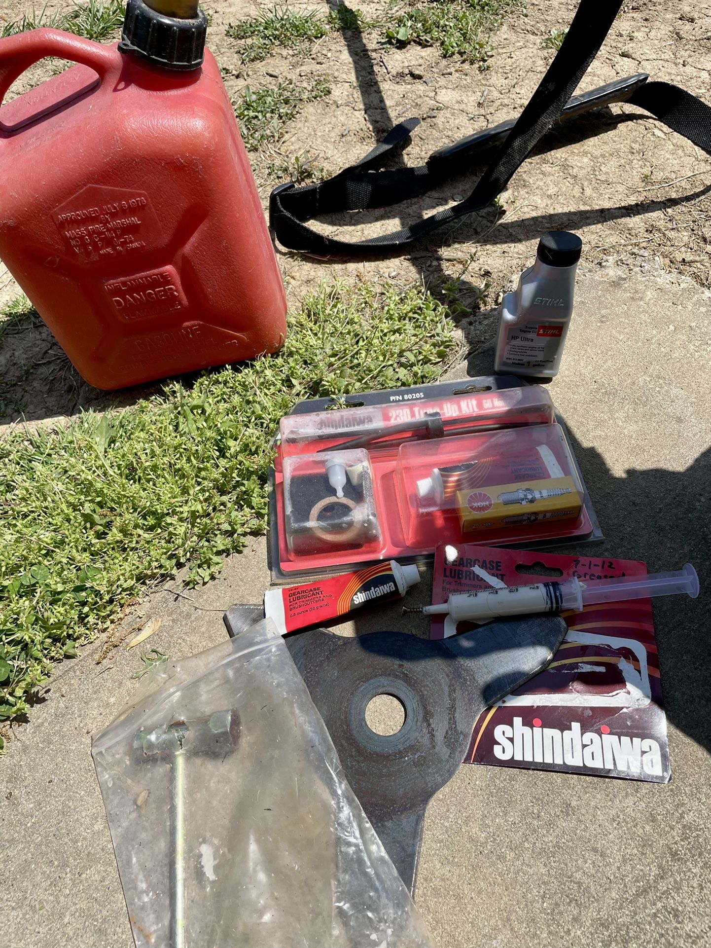 Shindawa T230X Professional Commercial Grade straight shaft weed eater trimmer like new with extras! Very well taken care of and maintained with only