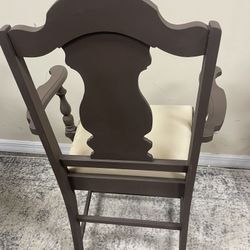 1 MCM Accent Wood Arm Chair 25” W 1 sillón de madera