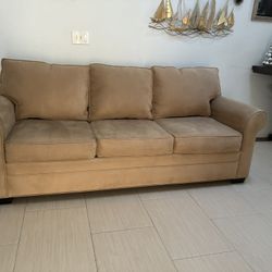 Beautiful Pull Out Sofá Bed