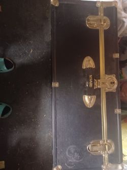 Seward Black Hard Trunk with Gold Hardware
