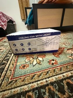 Ceiling fan with light