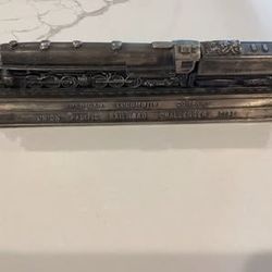 Locomotive Paperweight Union Pacific Challenger