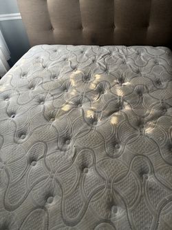 Queen mattress