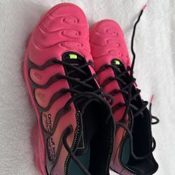 Air VaporMax Plus 'Laser Crimson'