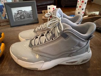 Men’s Jordan’s size 9.5