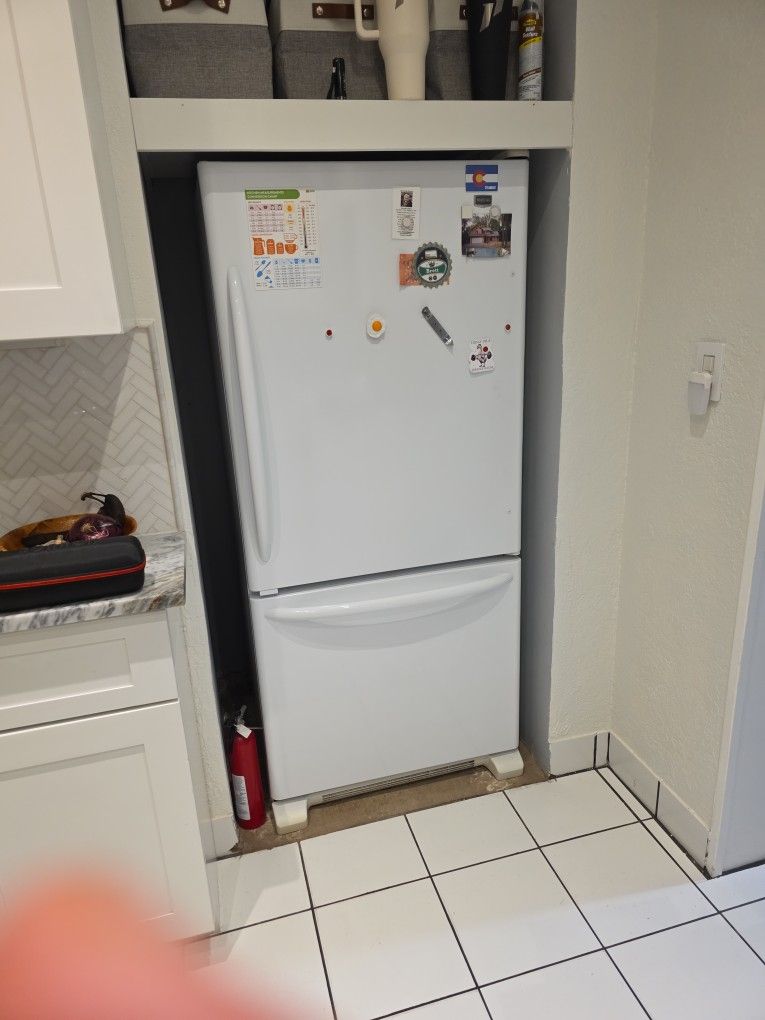 PICKUP TODAY Maytag Refrigerator Bottom Freezer 