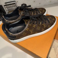 Louis Vuitton Front Row Sneakers