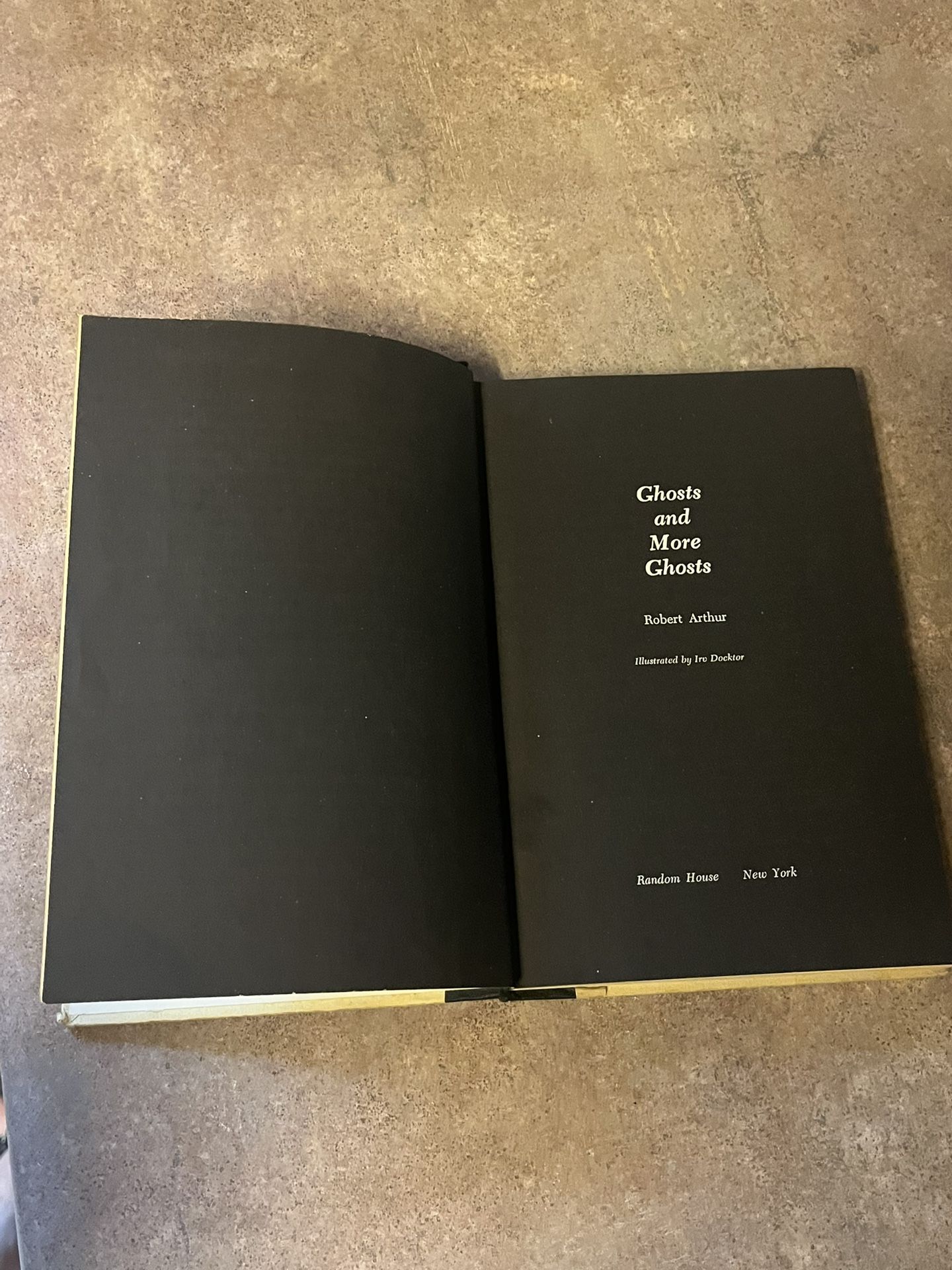 Vintage Book: Ghosts and More Ghosts - short story collection by Robert Arthur