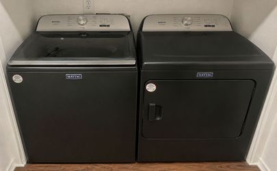 Maytag pet pro washer & dryer matching set