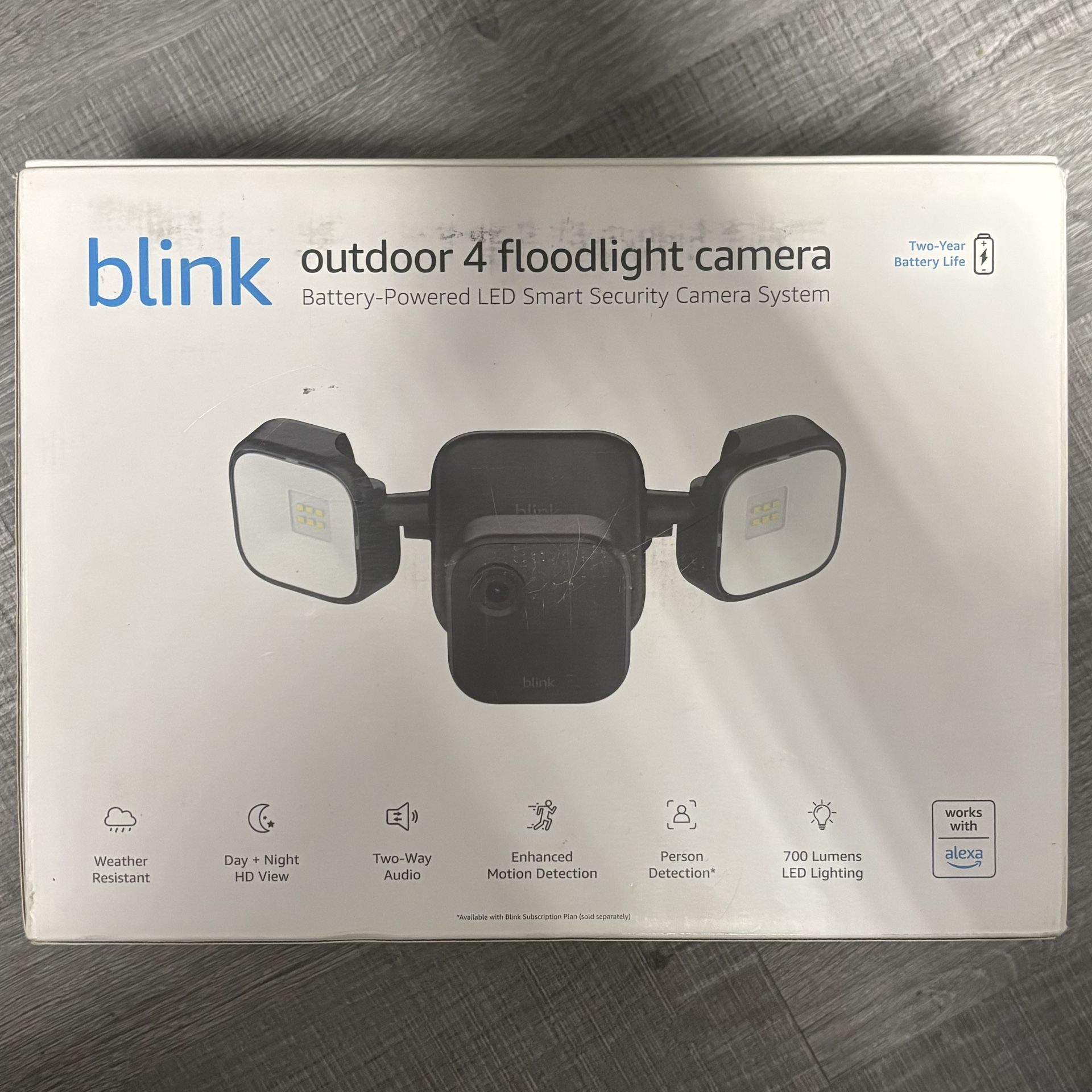 Blink - Outdoor 4 Battery-Powered 1080p Security Camera with Floodlight - Black