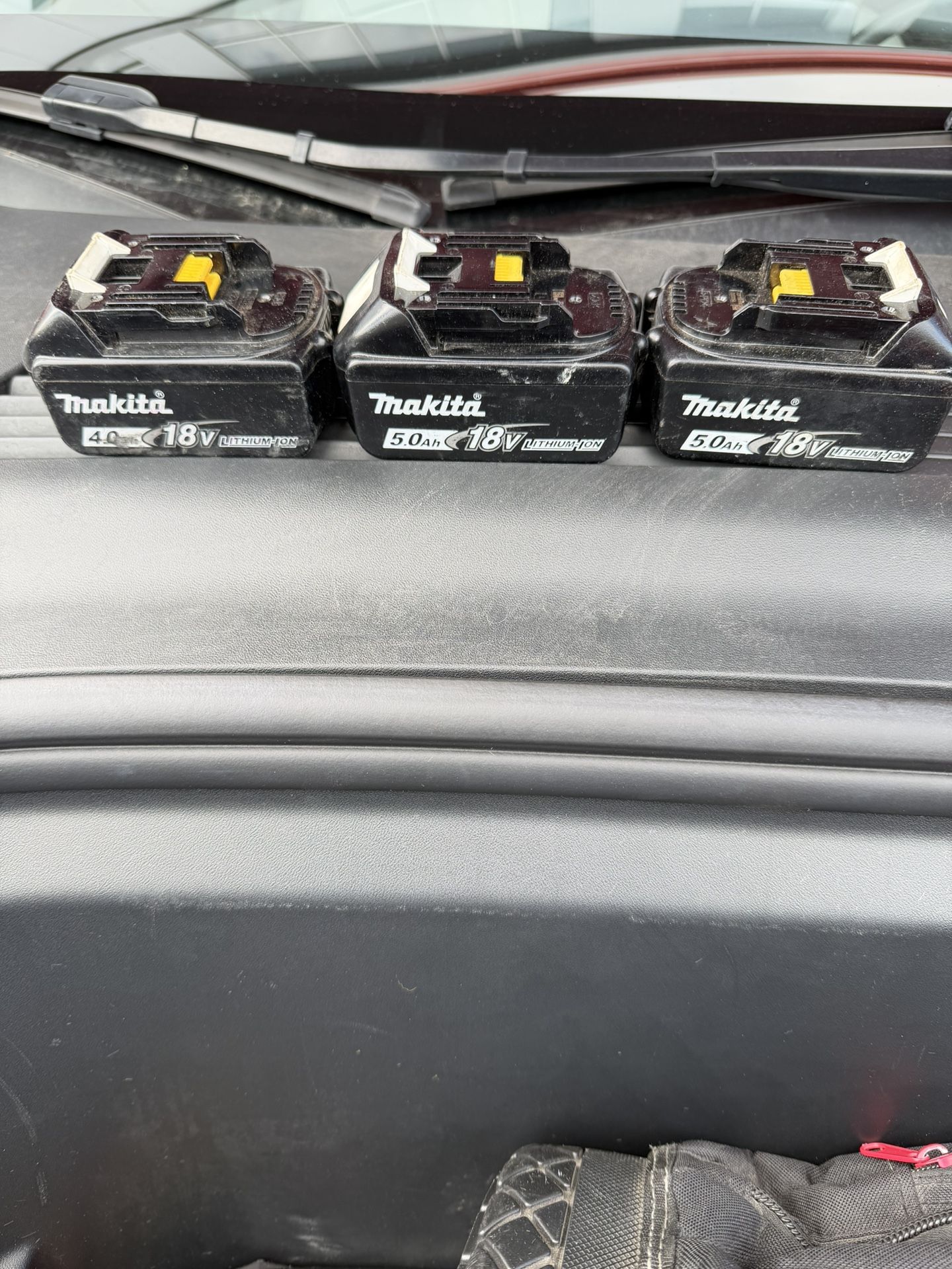 Makita Lights And Sawzall With 3 Batteries