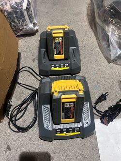 Lynnx battery and chargers
