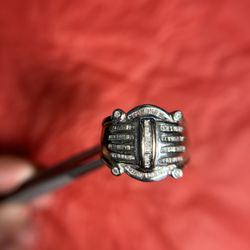 10K WHITE GOLD DIAMOND RING