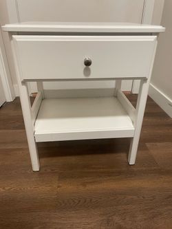End Table/Nightstand