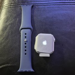 Apple Watch SE (2nd Gen) [GPS 40mm] Smart Watch (Bluetooth)
