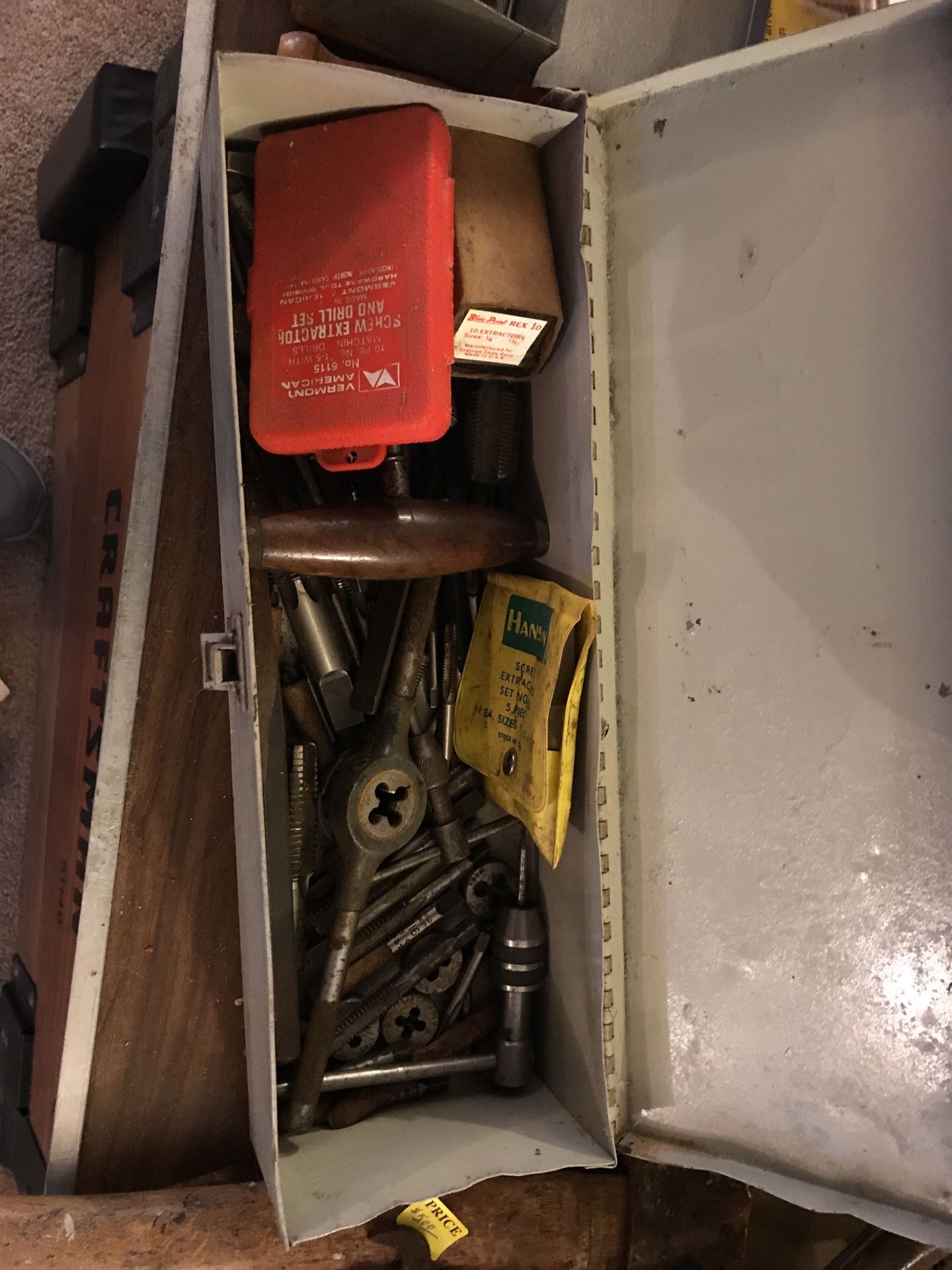 Tap & die set & extractors
