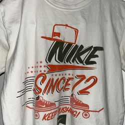 Women’s Nike shirt