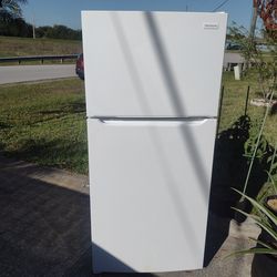 Super super nice Frigidaire Refrigerator