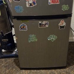 Mini Fridge 