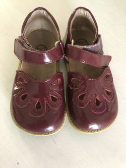 Burgundy Mary Janes size 9 - used