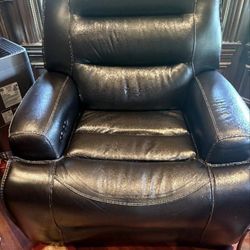 Black Leather Recliner - (OFFER-UP!) 