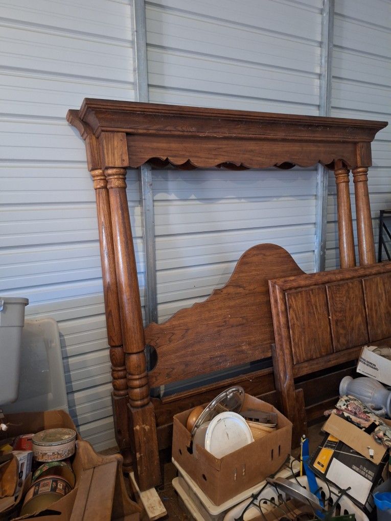 Oak King Canopy Bed