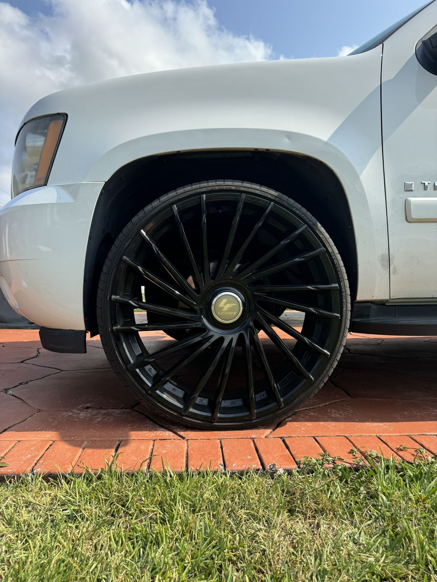 28 Inch Lexani Forged Rims