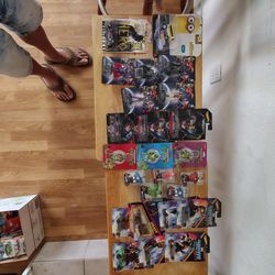 Figuers hot wheels etc.