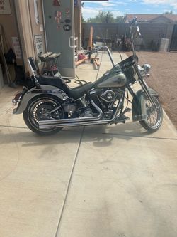 96 deluxe Harley Davidson