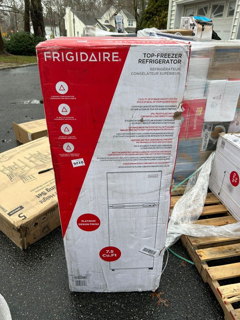 Frigidaire 7.5 Cu. ft. Refrigerator, Platinum Series, Stainless Look (EFR780-6COM) -$175