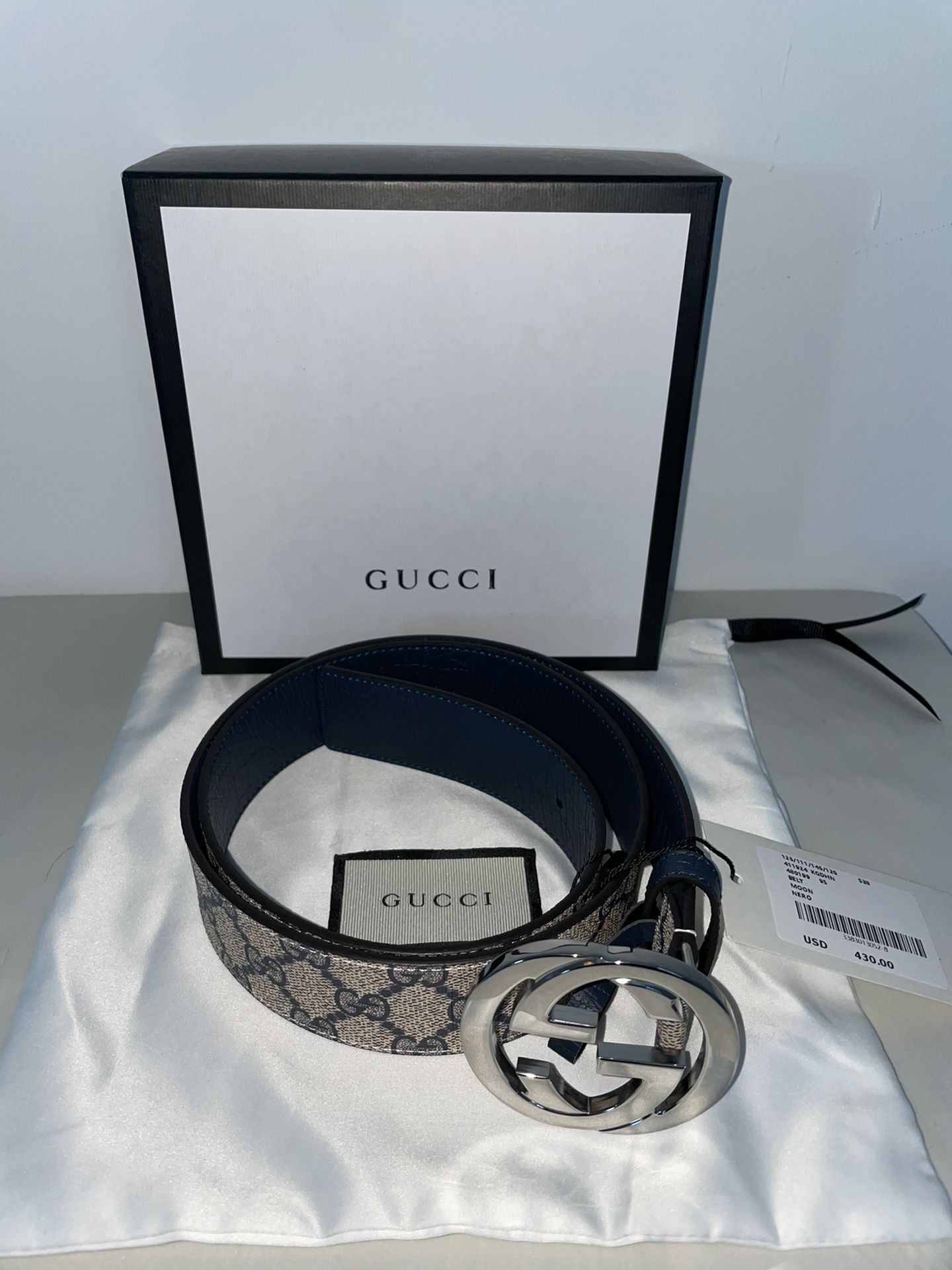 100% Authentic Gucci GG Supreme belt with G buckle