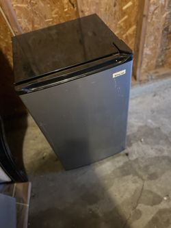 Magic Chef Mini Fridge – Black & Gray