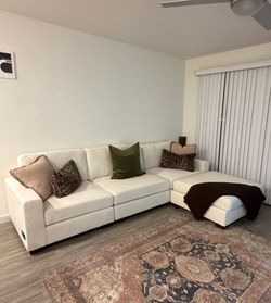 Modular Sectional Sofa with Chaise