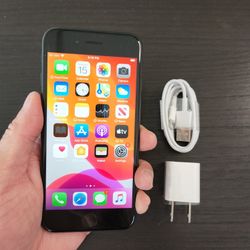 iPhone 7 - UNLOCKED - Like New  