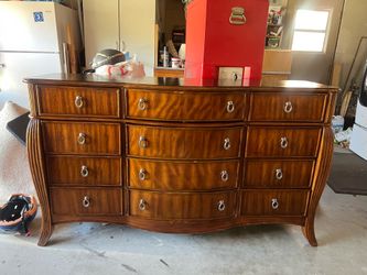 Vintage Mahogany Serpentine Dresser | Solid Wood | 12 Drawers