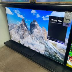 85 Samsung QLED 4K Smart TV